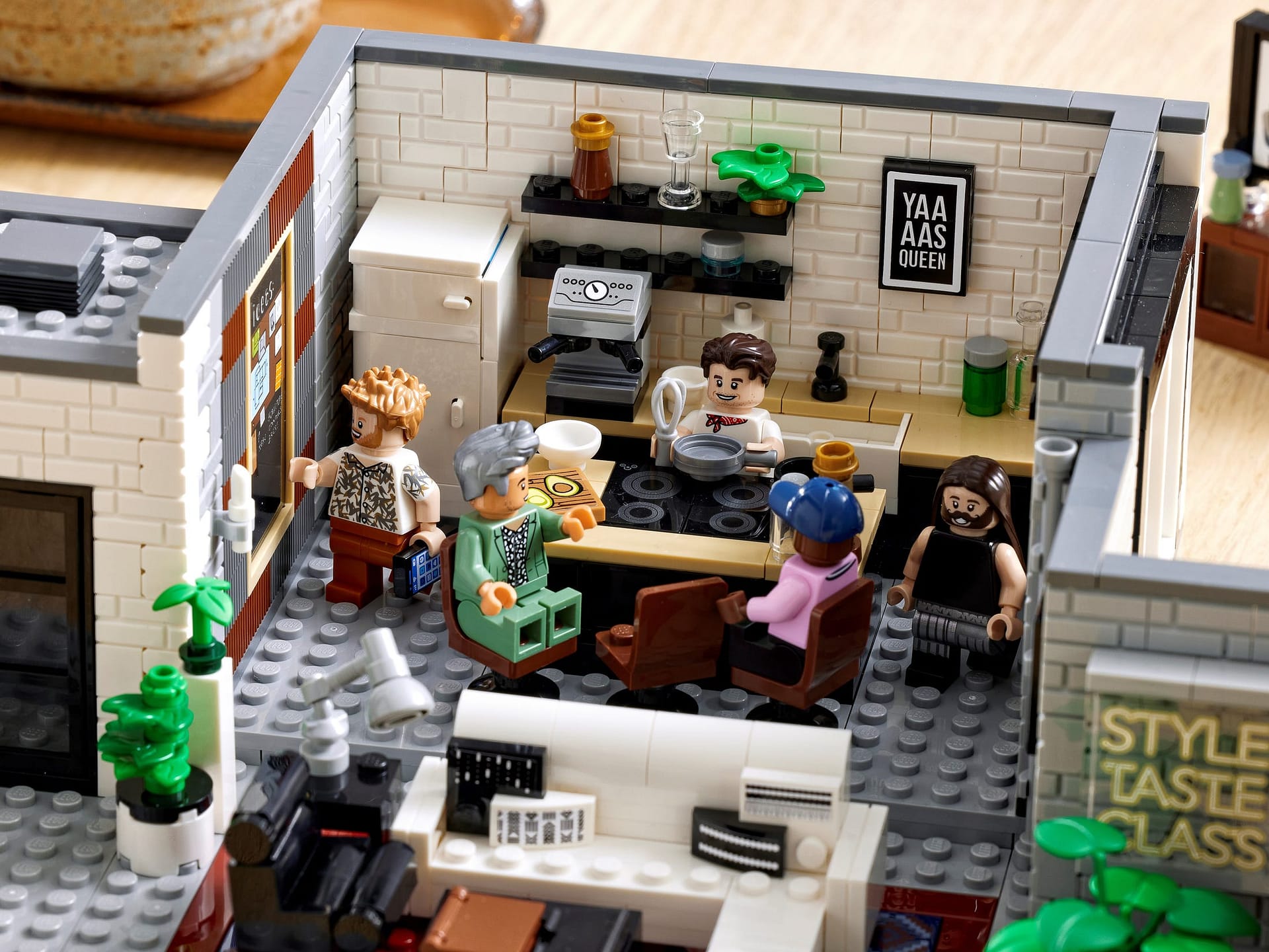 LEGO 10291 Queer Eye The Fab 5 Loft - ICONS