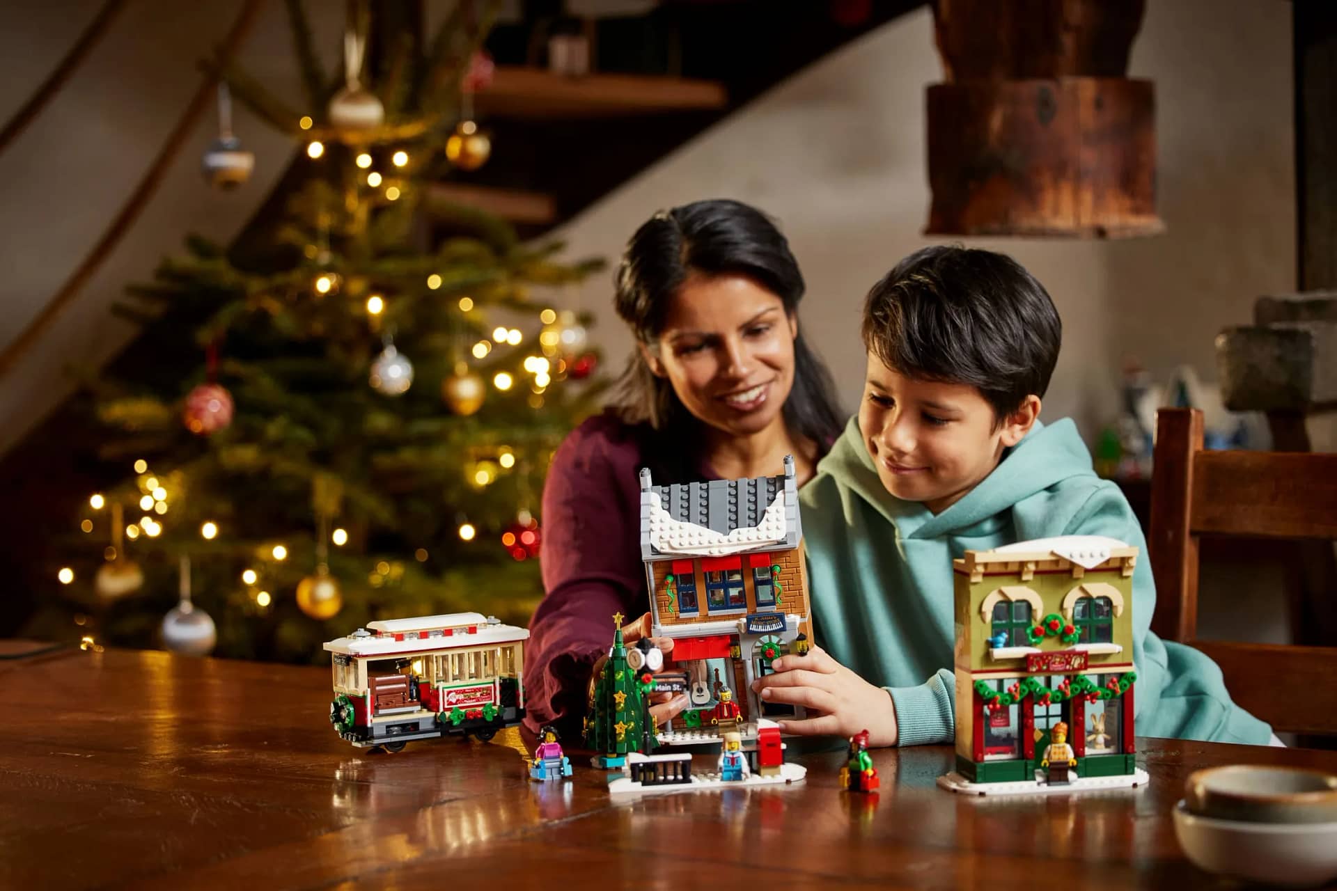 LEGO 10308 Holiday Main Street - Icons