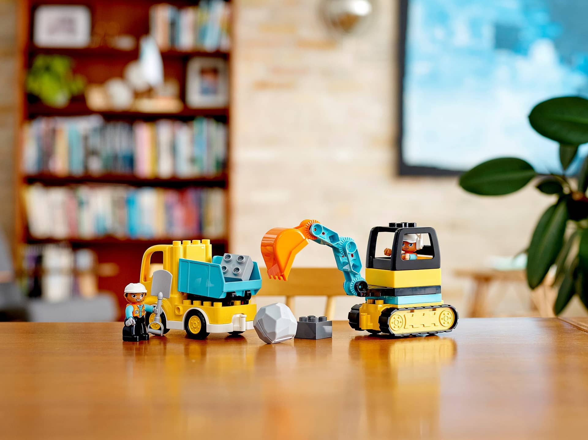 LEGO 10931 Truck & Tracked Excavator - DUPLO