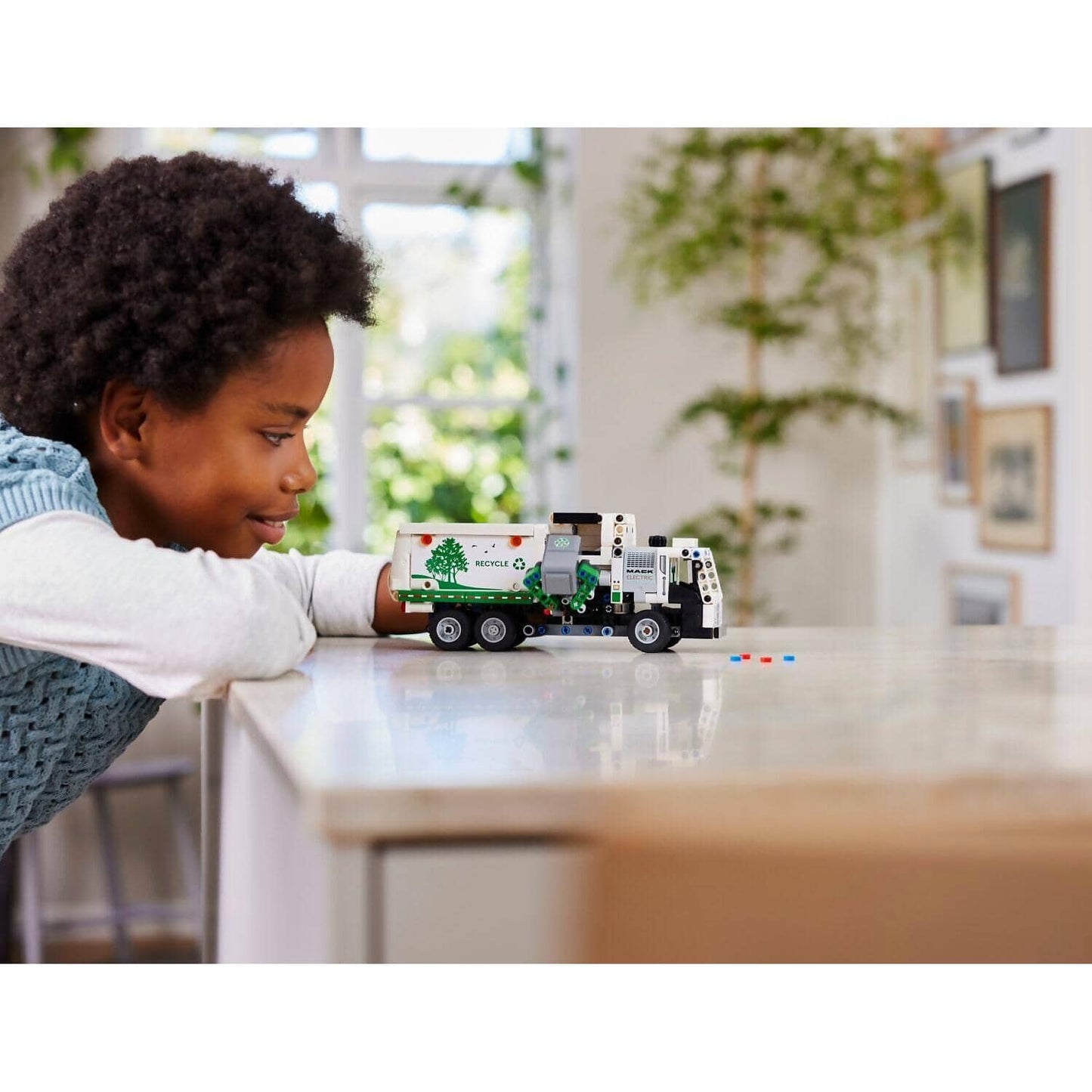 LEGO 42167 Mack LR Electric Garbage Truck - Technic