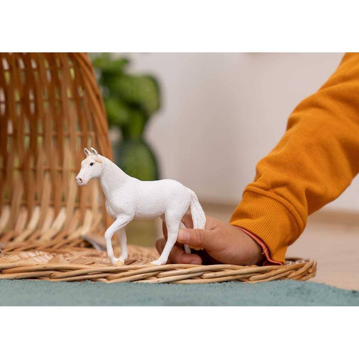 Schleich - Camarillo Mare Farm World Horse Figurine