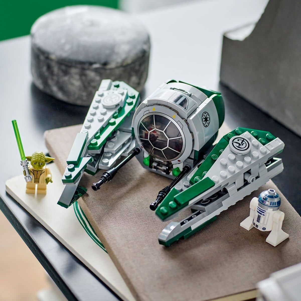 LEGO 75360 Yoda's Jedi Starfighter - Star Wars
