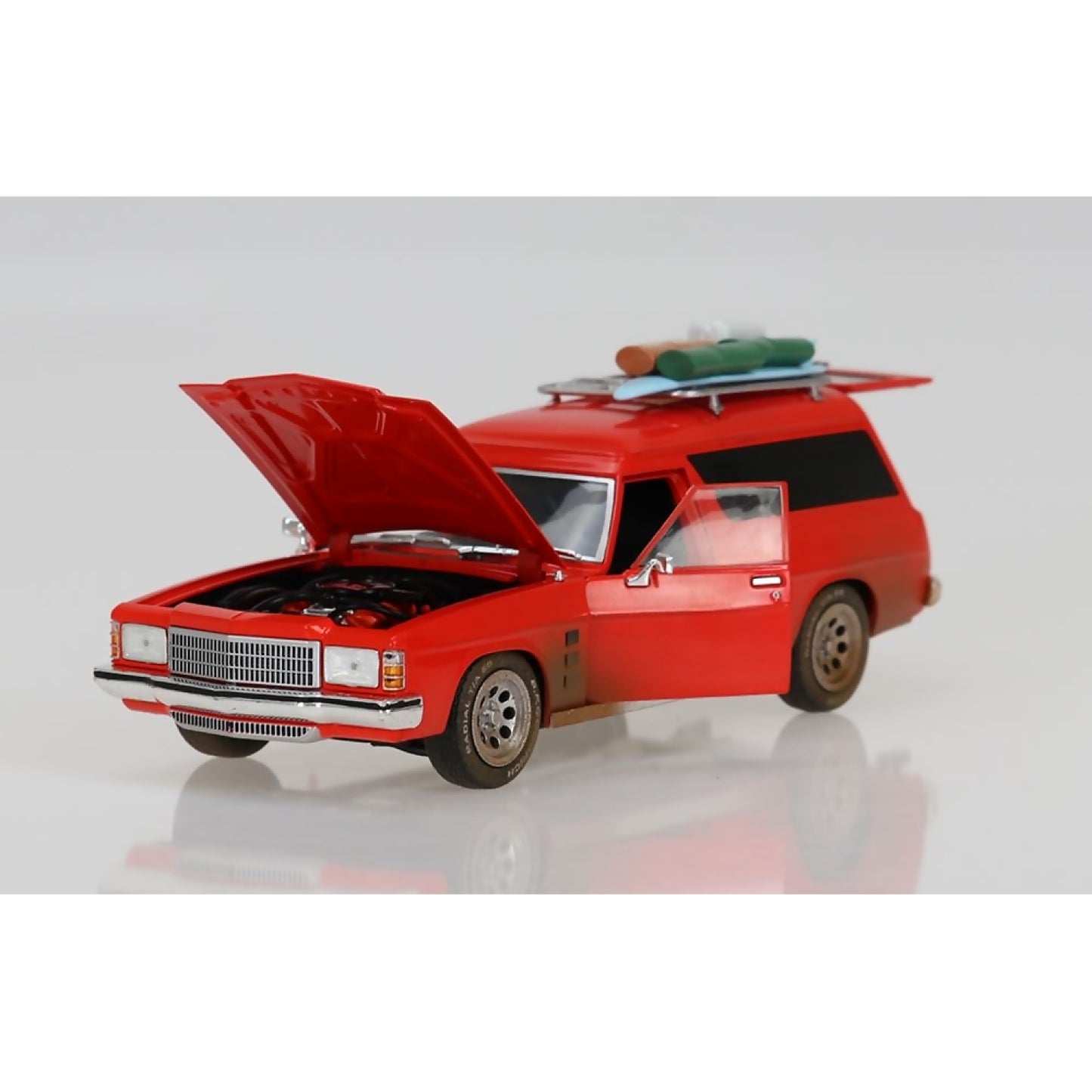 DDA Collectibles 1:24 Scale - Max's 1975 HJ Holden Sandman Panelvan Dirty Version Movie Fully Detailed Opening Doors Bonnet Tailgate Roof Rack - Diecast Model