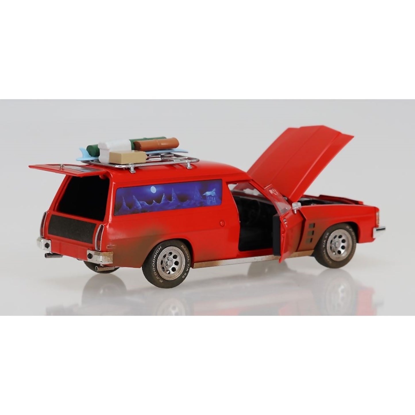 DDA Collectibles 1:24 Scale - Max's 1975 HJ Holden Sandman Panelvan Dirty Version Movie Fully Detailed Opening Doors Bonnet Tailgate Roof Rack - Diecast Model