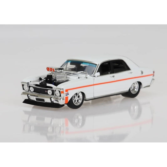 DDA Collectibles 1:24 Scale - XW 1970 GTHO Slammed and Supercharged Fully Detailed - Diecast Model