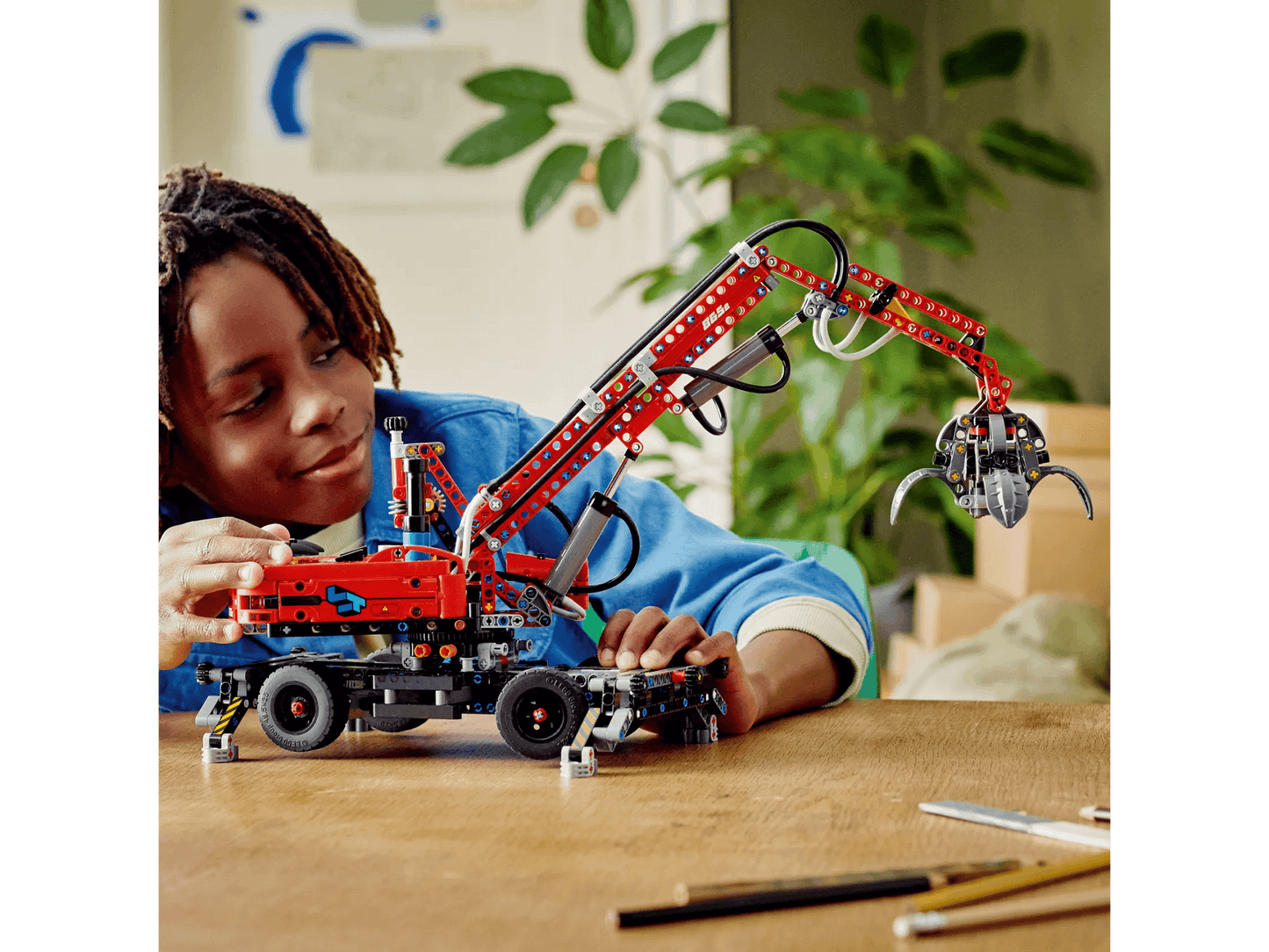 LEGO 42144 Material Handler - Technic