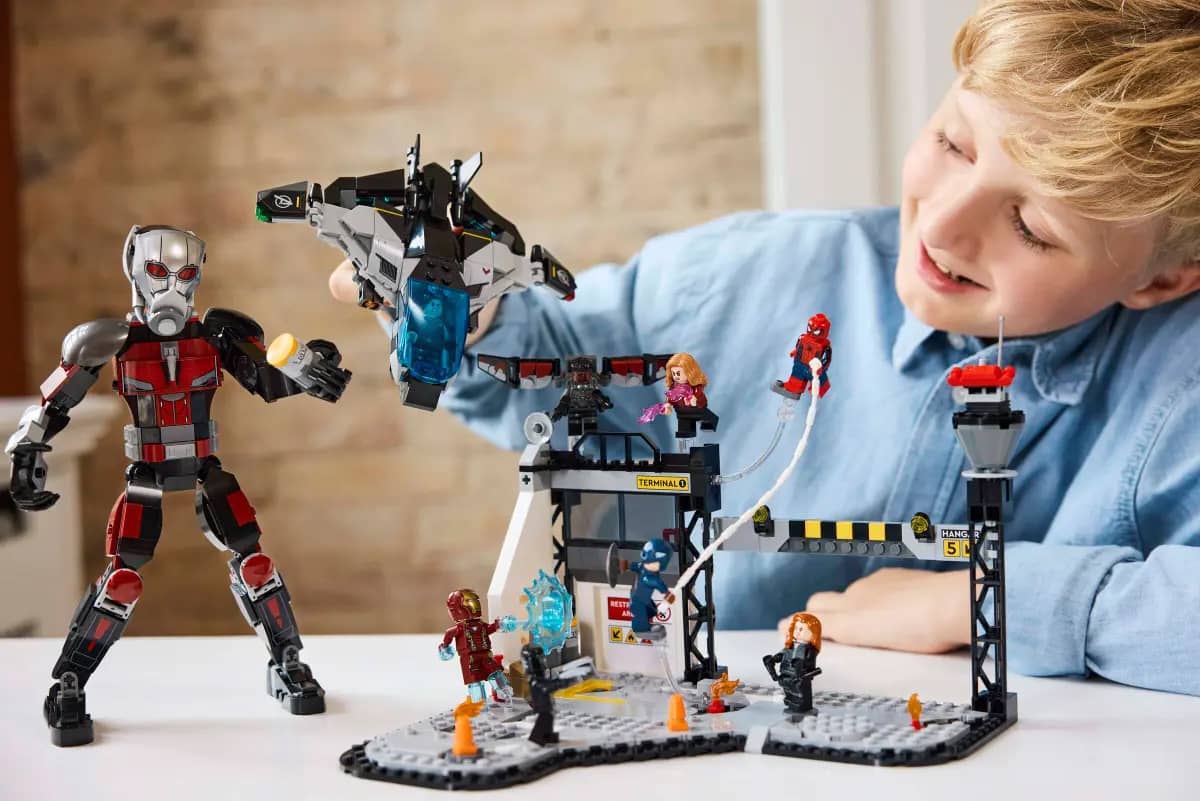 LEGO 76314 Captain America: Civil War Action Battle - Marvel Super Heroes