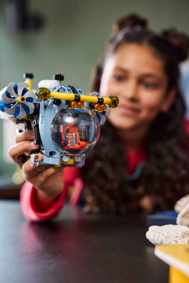 LEGO 42201 Deep-Sea Research Submarine - Technic