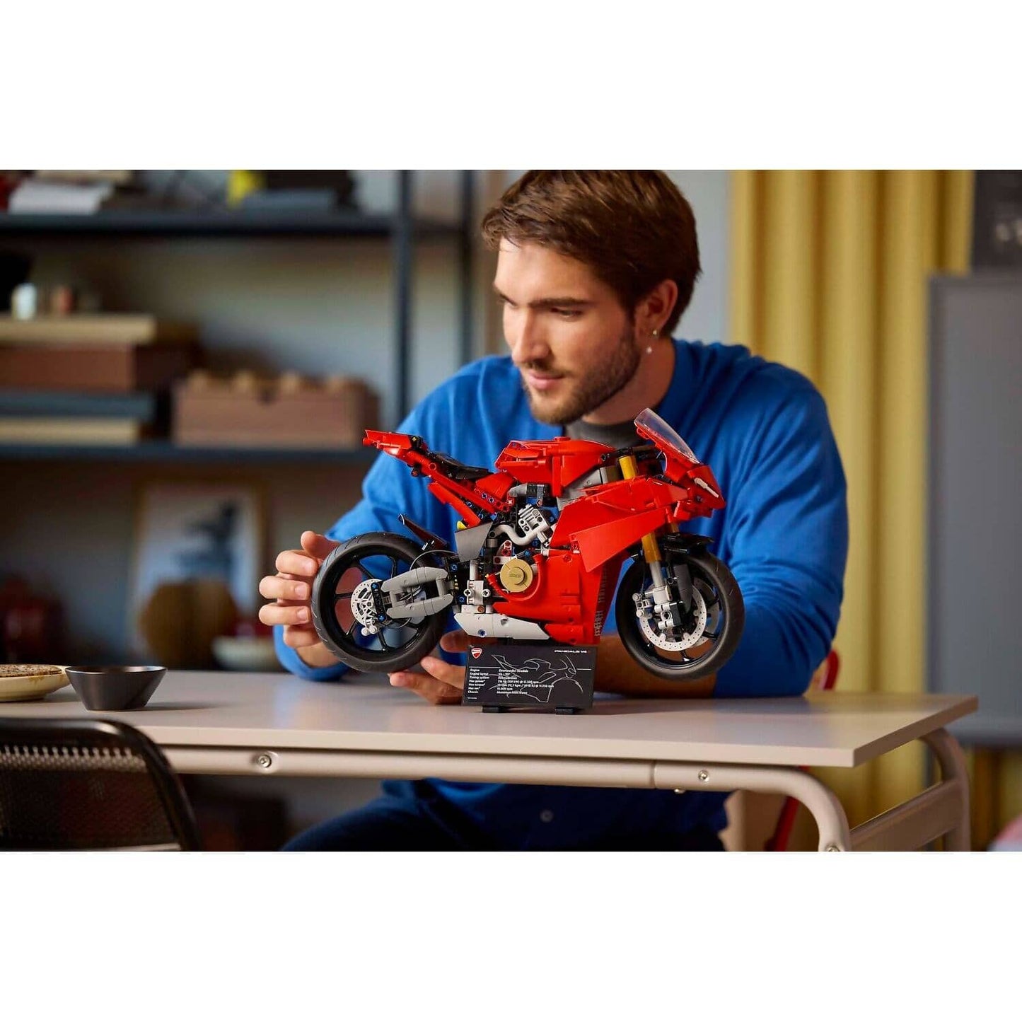 LEGO 42202 Ducati Panigale V4 S Motorcycle - Technic