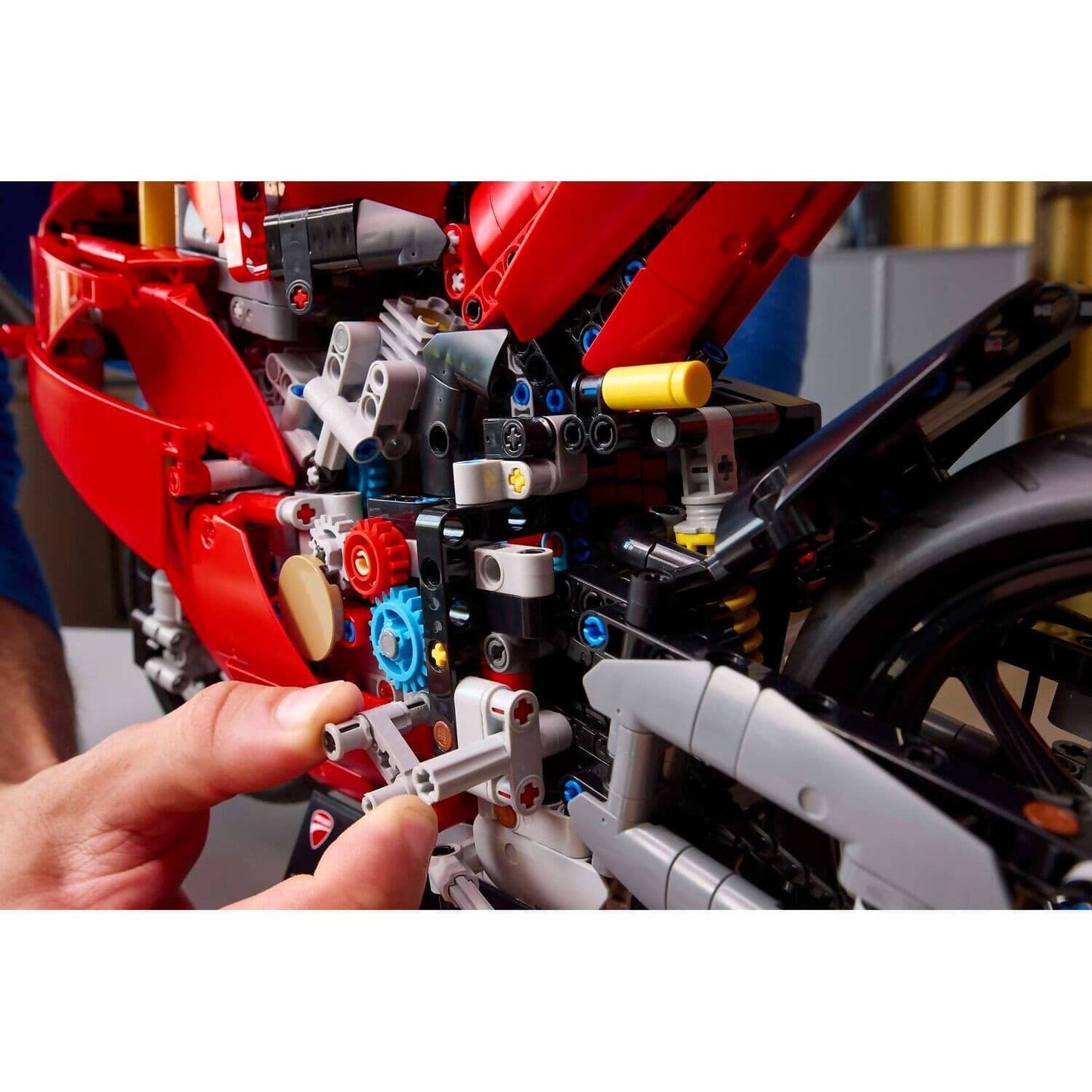 LEGO 42202 Ducati Panigale V4 S Motorcycle - Technic