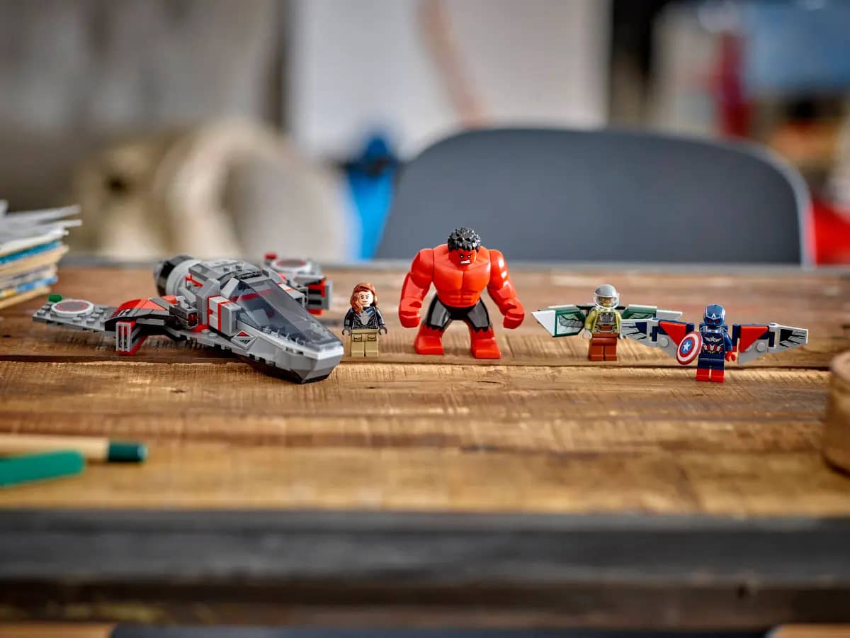 LEGO 76292 Captain America vs. Red Hulk Battle - Marvel Super Heroes