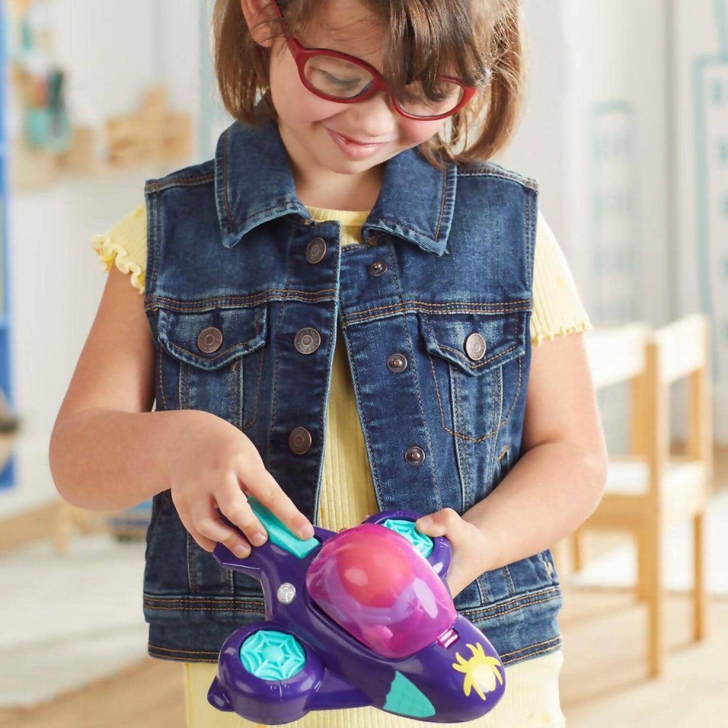 Marvel - Spidey And His Amazing Friends Web-spinners Ghost-spider With Glide Spinner Toy Car - Hasbro