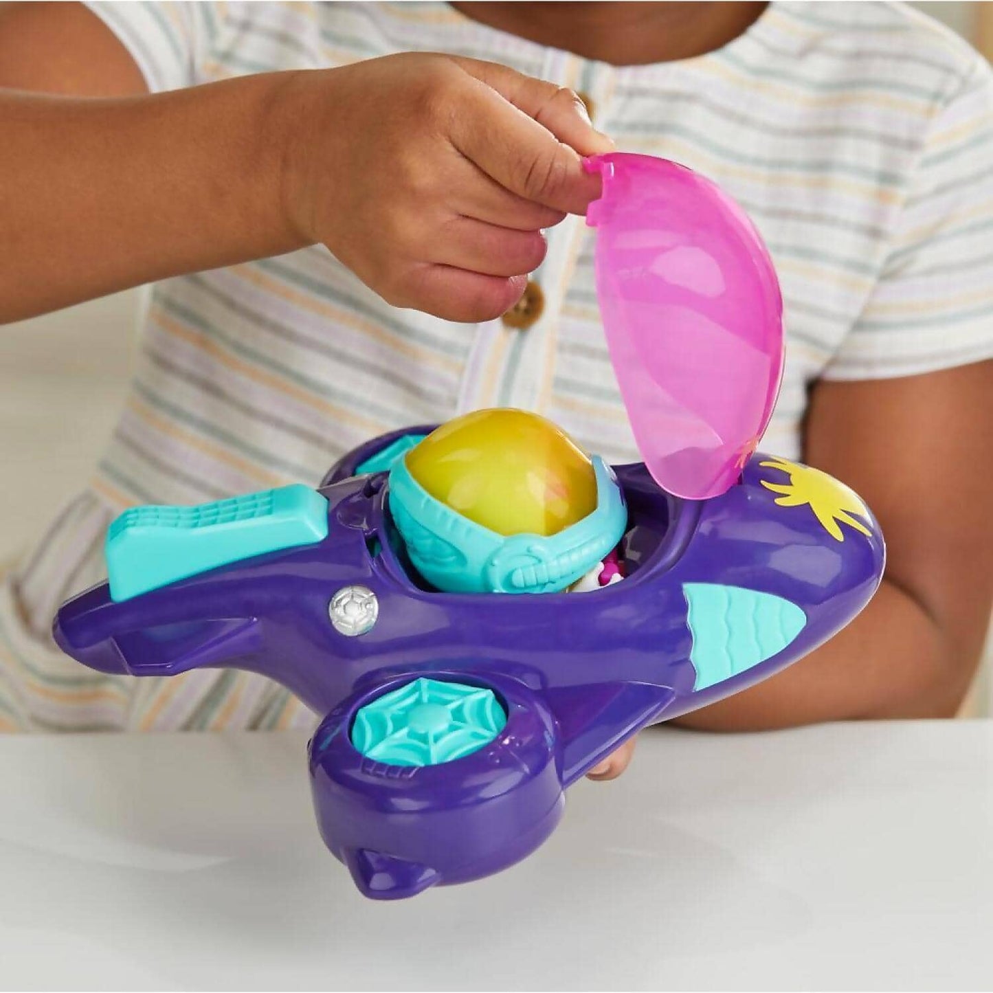 Marvel - Spidey And His Amazing Friends Web-spinners Ghost-spider With Glide Spinner Toy Car - Hasbro