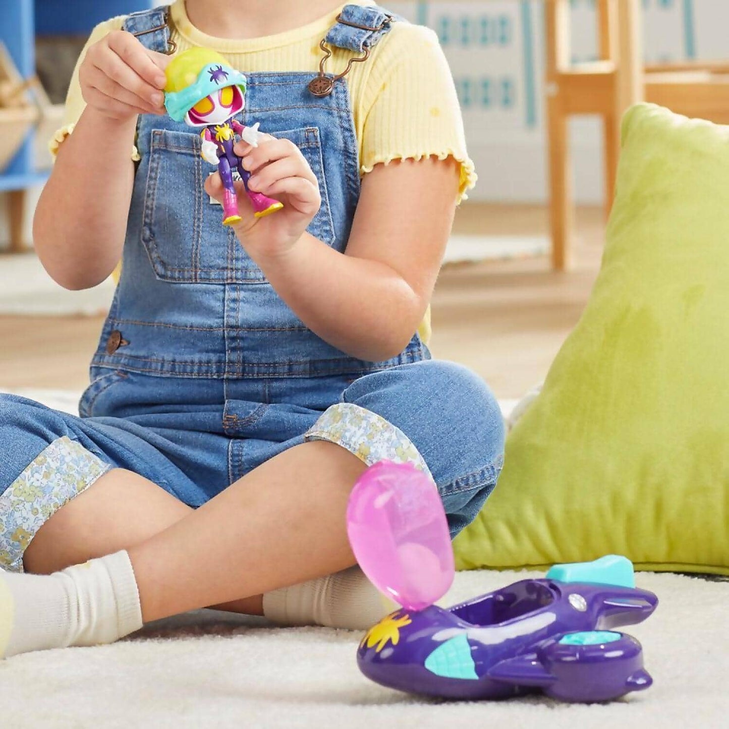 Marvel - Spidey And His Amazing Friends Web-spinners Ghost-spider With Glide Spinner Toy Car - Hasbro