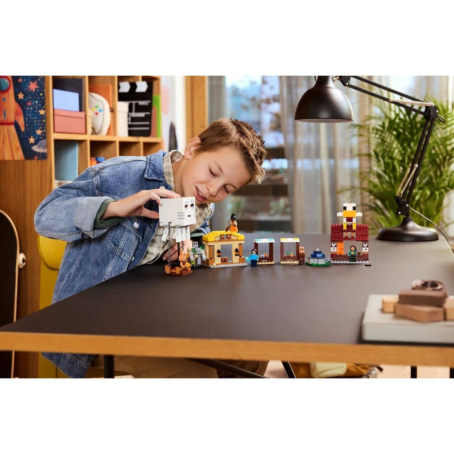 LEGO 21273 The Ghast Balloon Village Attack - Minecraft