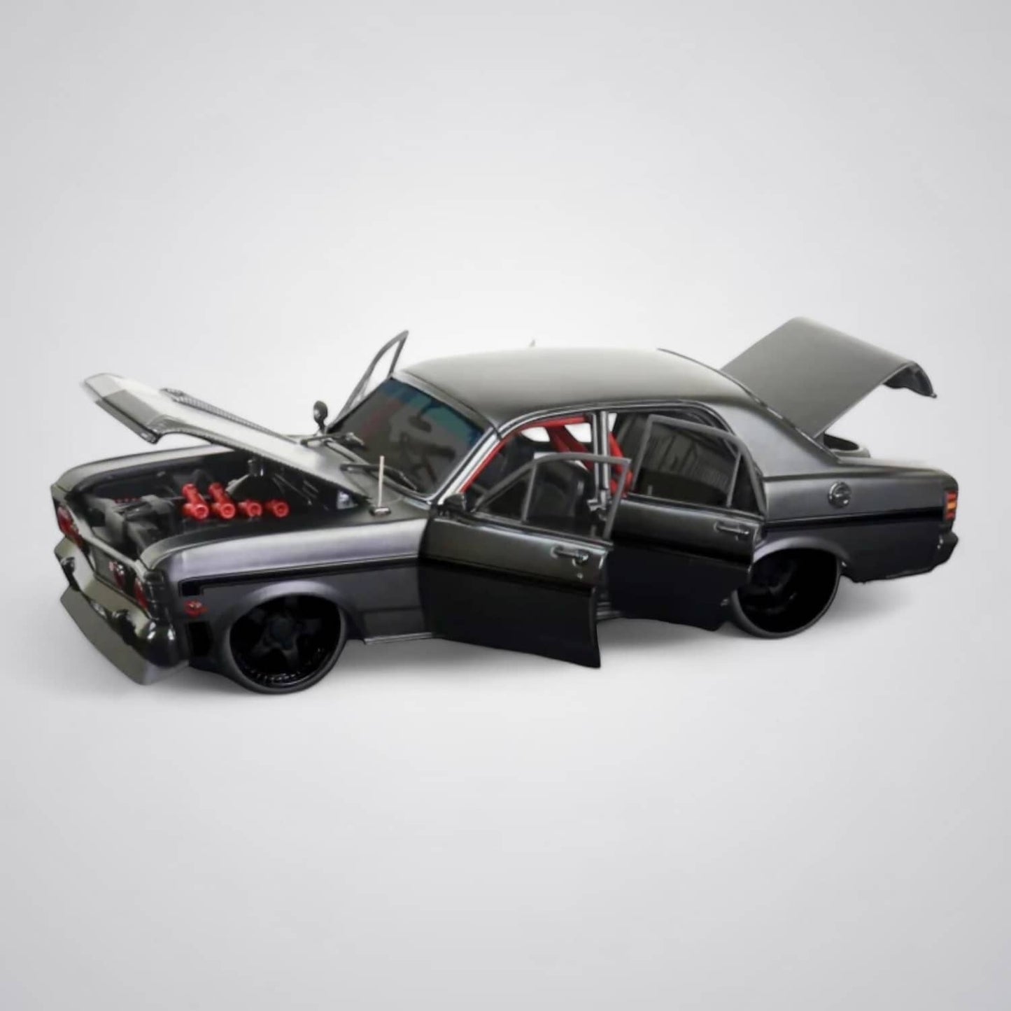 DDA Collectibles 1:24 Scale - 1969 Custom Ford XW Inferno Black - Diecast Model