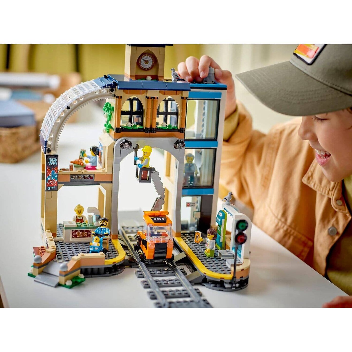 LEGO 60469 Central Train Station - City
