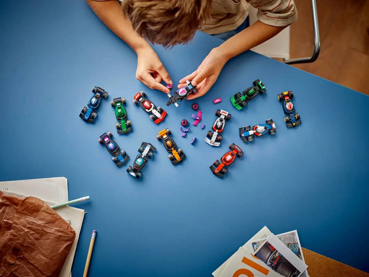 LEGO 71049 F1 Collectible Race Cars - Minifigures