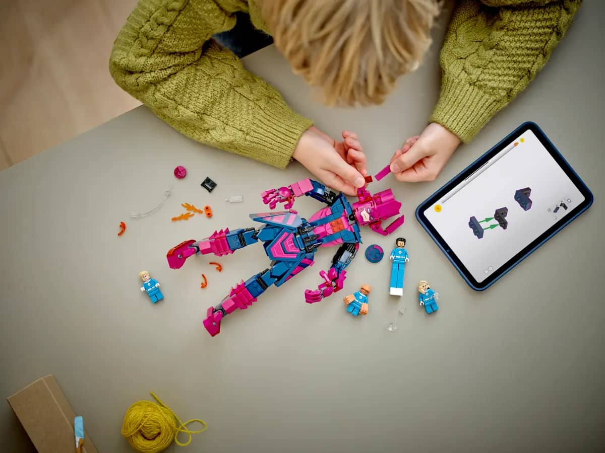 LEGO 76316 Fantastic Four vs. Galactus Construction Figure - Marvel