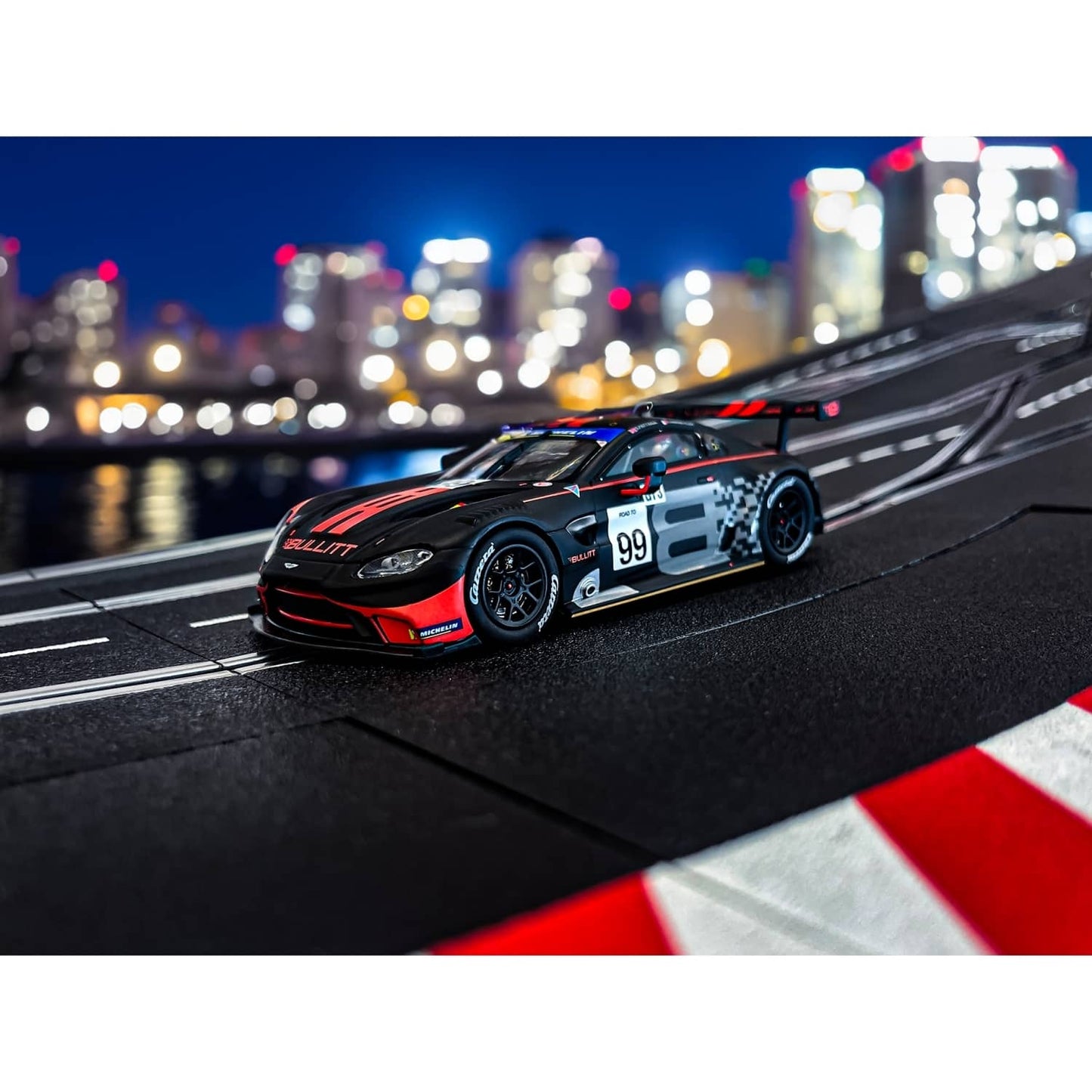 Carrera - Digital 1:32 Aston Martin Vantage GT3 Bullitt Racing No.99 Slot Car Also Suits Scalextric