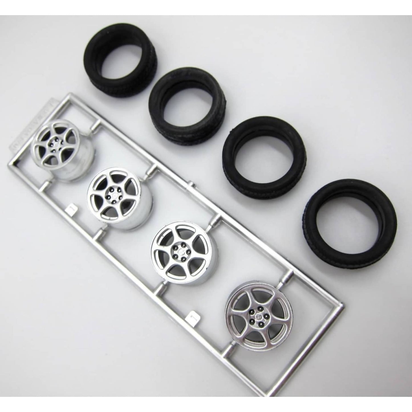 Fujimi - 1:24 Mitsubishi Lancer Evolution VIII GSR with GT-W Wing - Plastic Model Kit