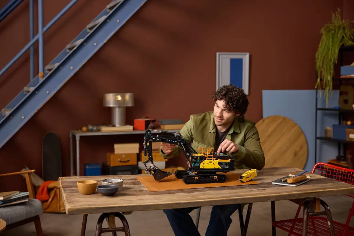 LEGO 42215 Volvo EC500 Hybrid Excavator - Technic