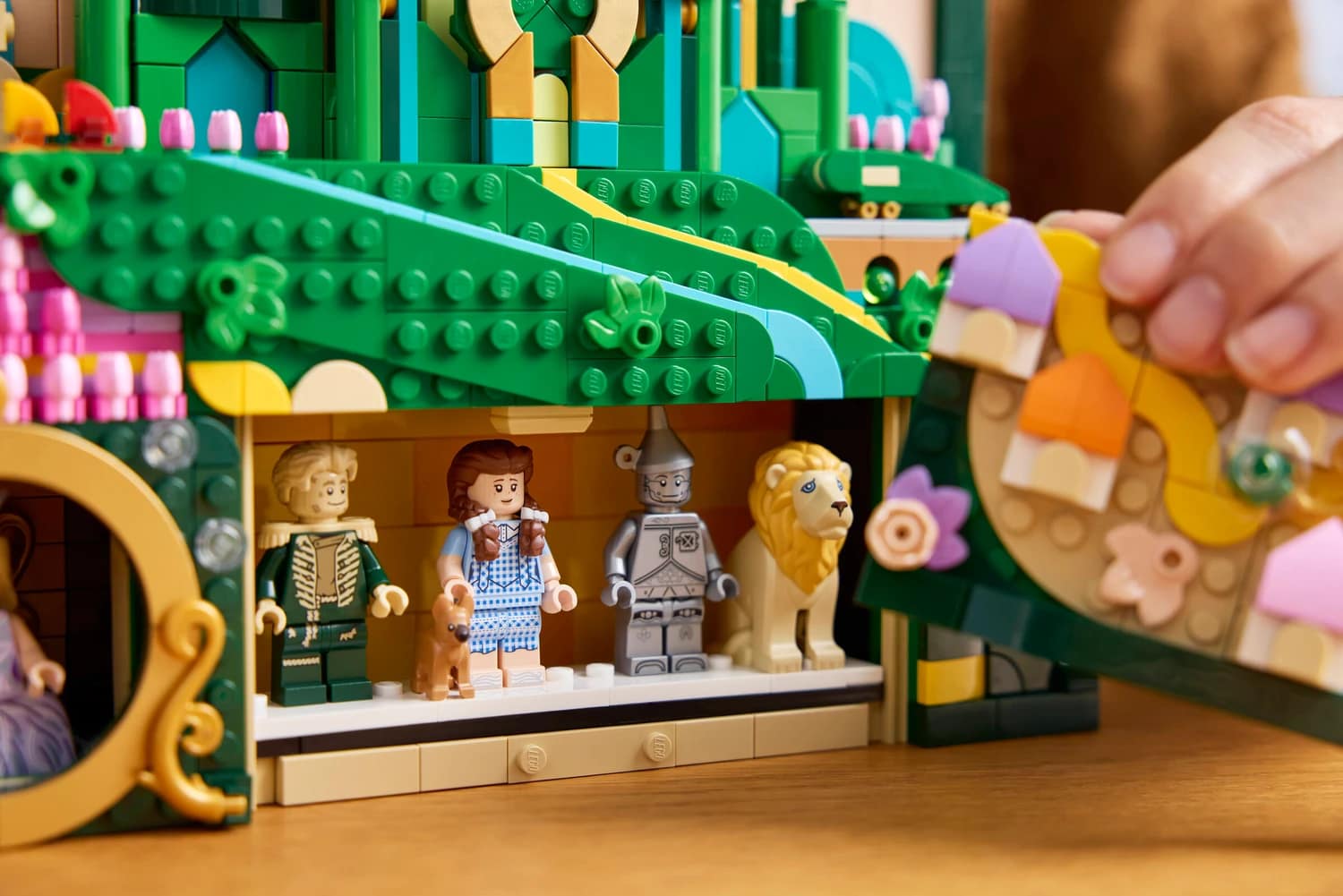 LEGO 75685 Emerald City Wall Art - Wicked