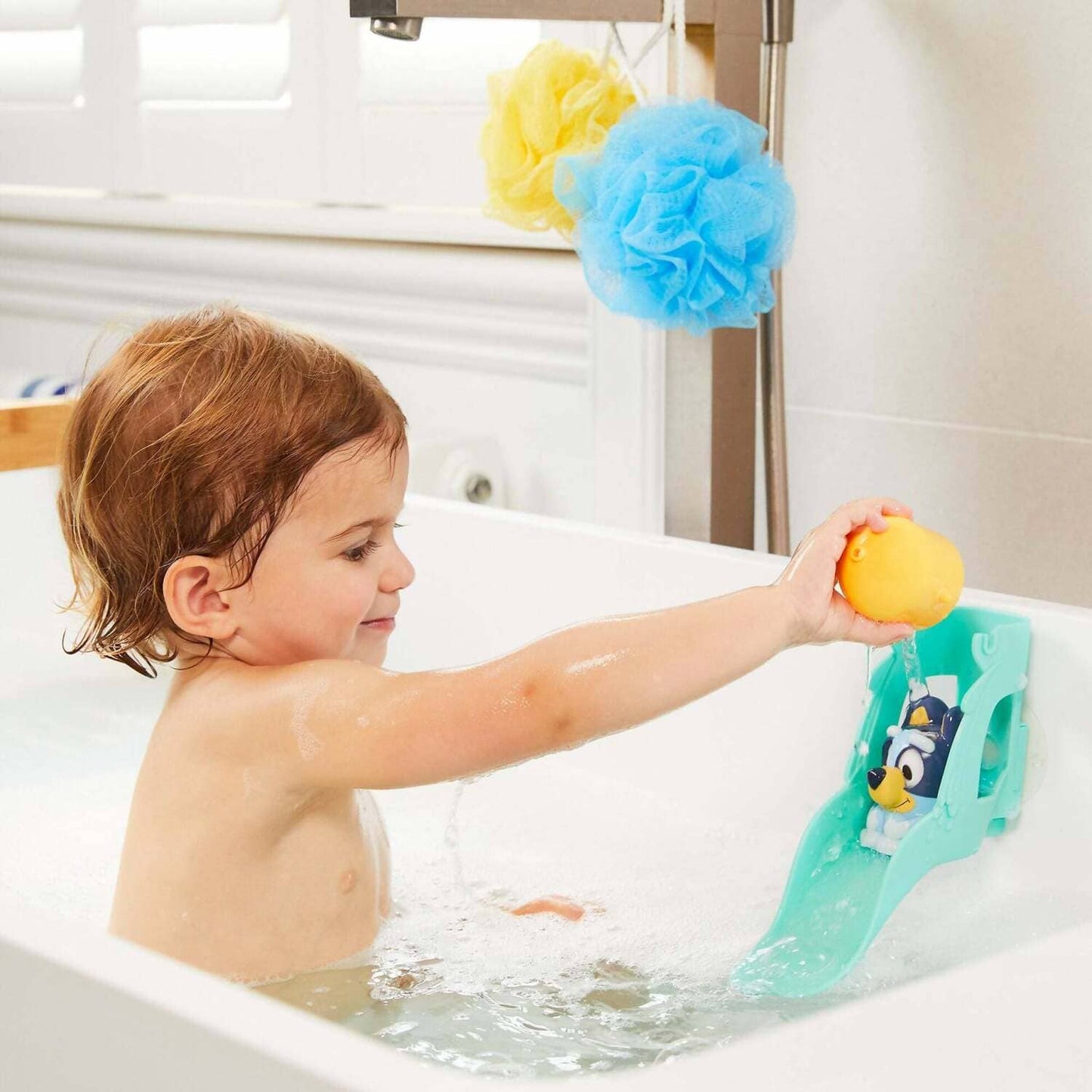 Tomy Toomies - Bluey Waterslide Bath Set