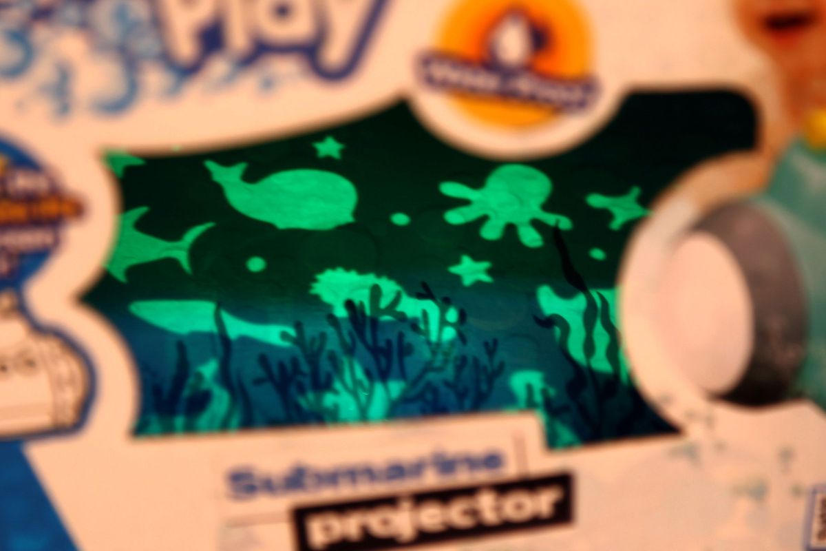 Bburago Junior Bath Toy Splash And Play Submarine Projector