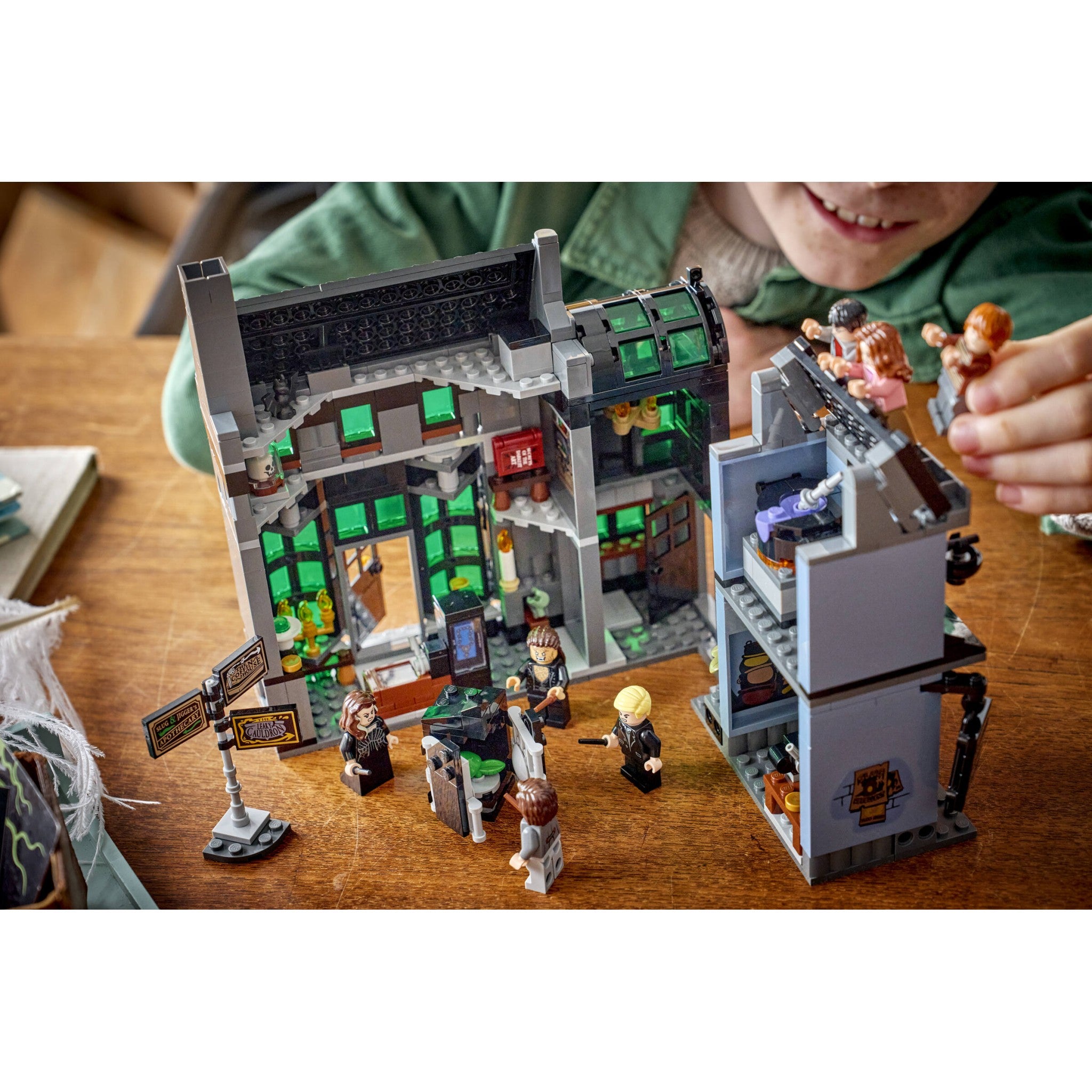 LEGO 76471 Knockturn Alley Wizarding Shops - Harry Potter