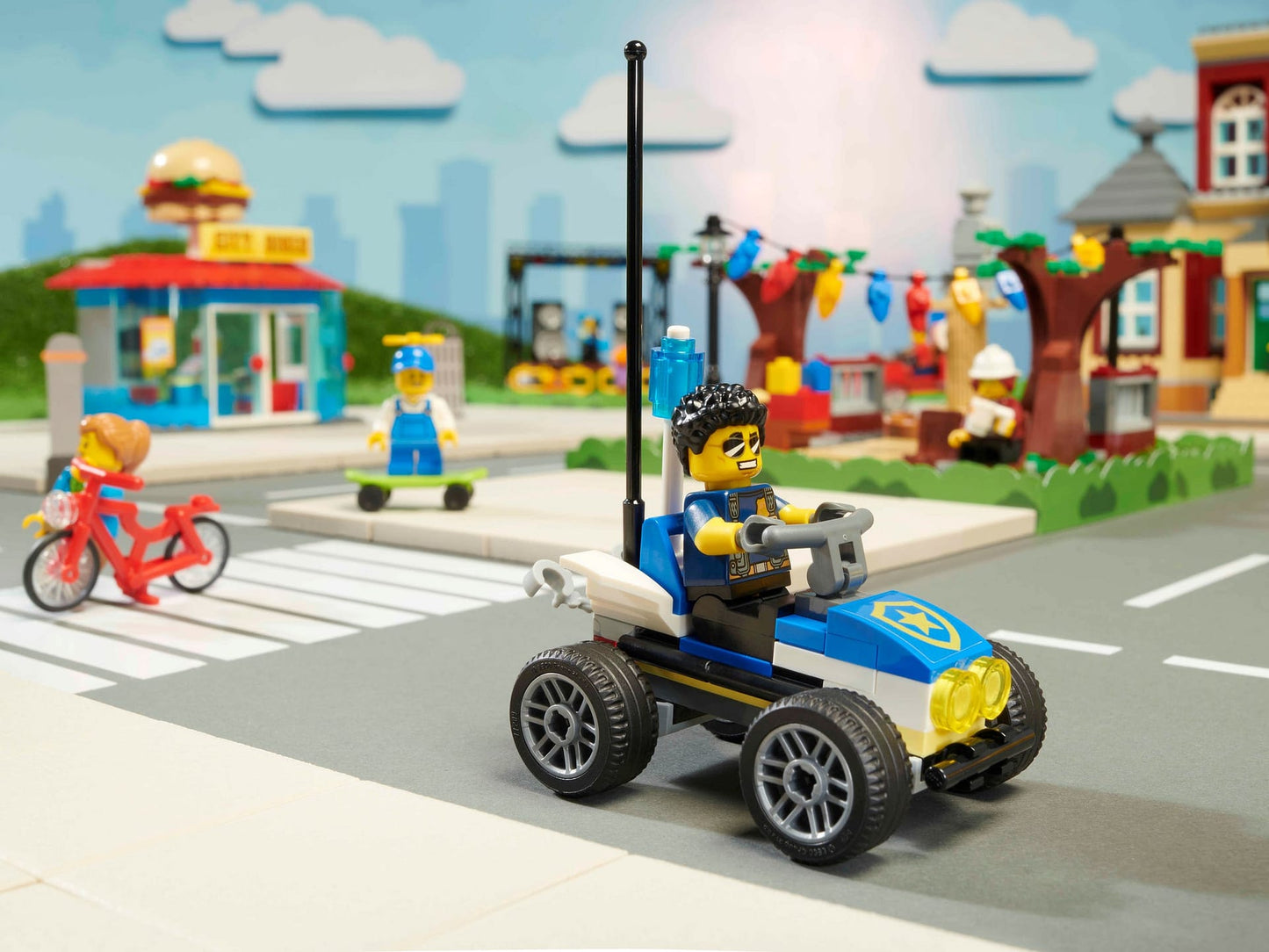 LEGO 60271 Main Square - City