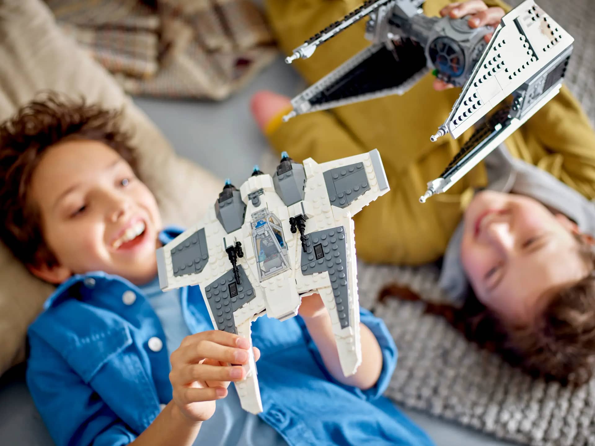 LEGO 75348 Mandalorian Fang Fighter vs. TIE Interceptor - Star Wars