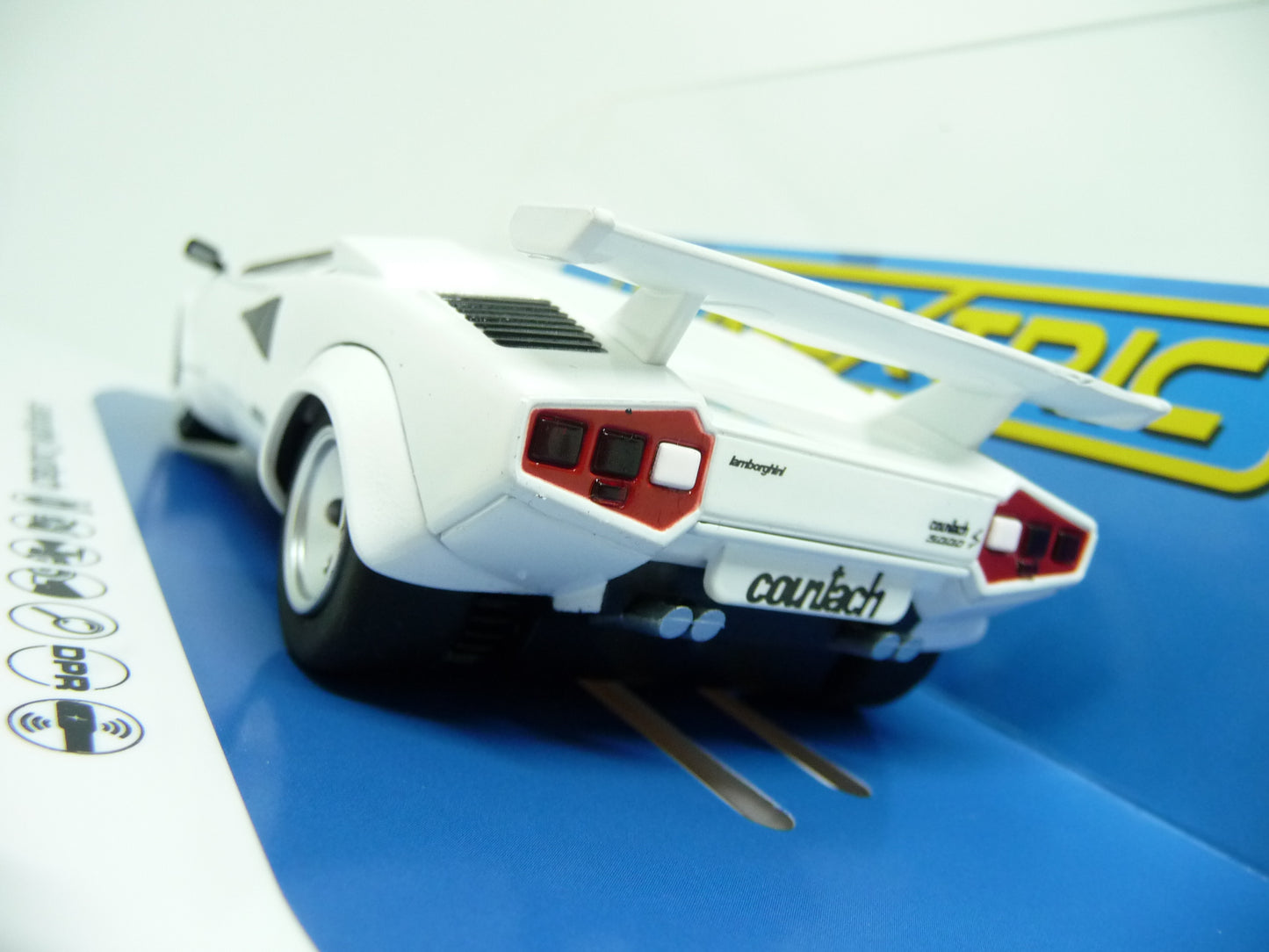 Scalextric C4336 Lamborghini Countach - White