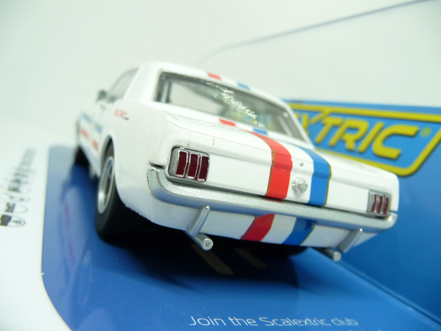 Scalextric C4364 Ford Mustang Ian Geoghegan 1965 slot car also suits Carrera