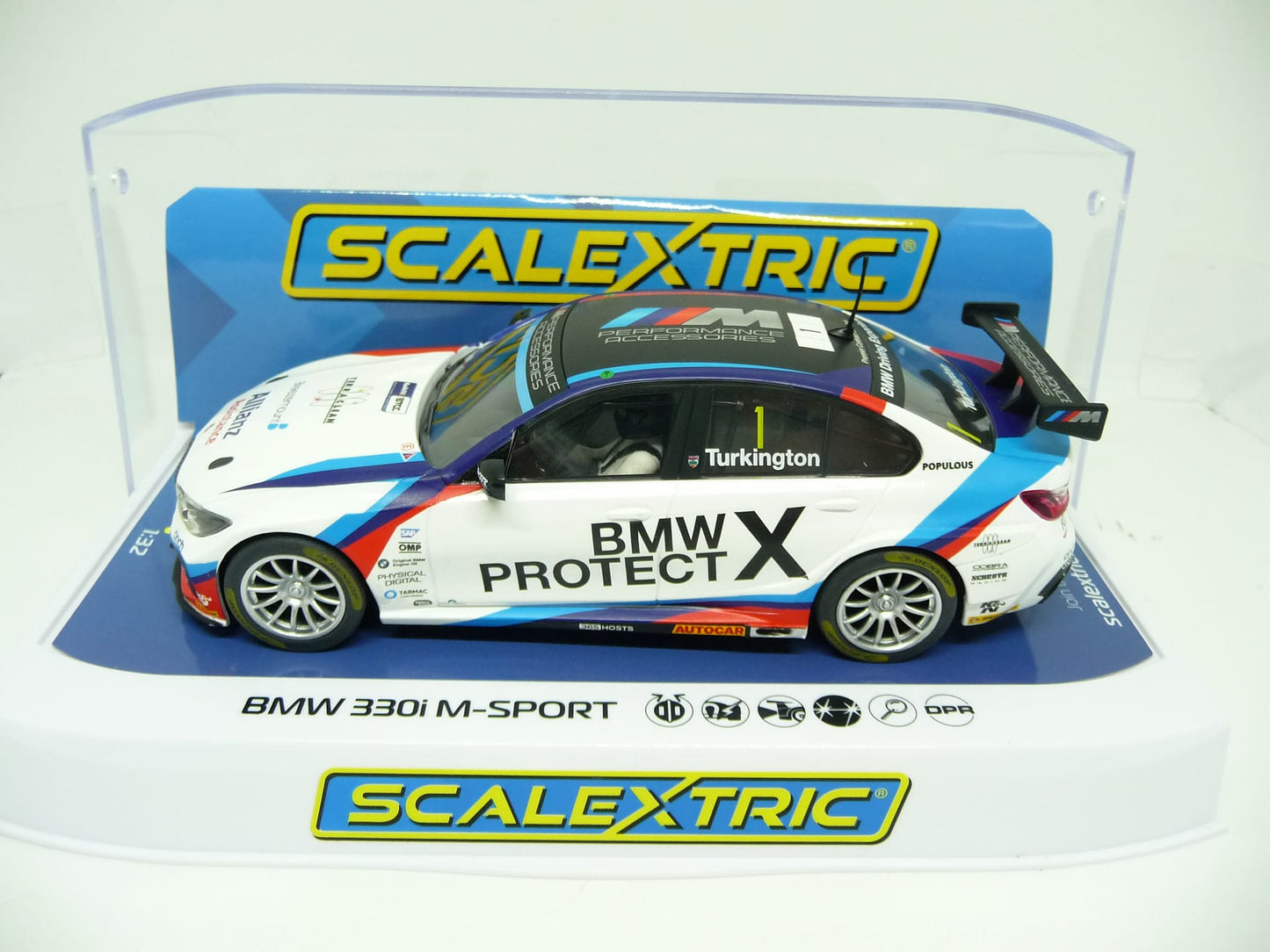 Scalextric C4188 1:32 BMW 330i M-Sport BTCC 2019 Colin Turkington