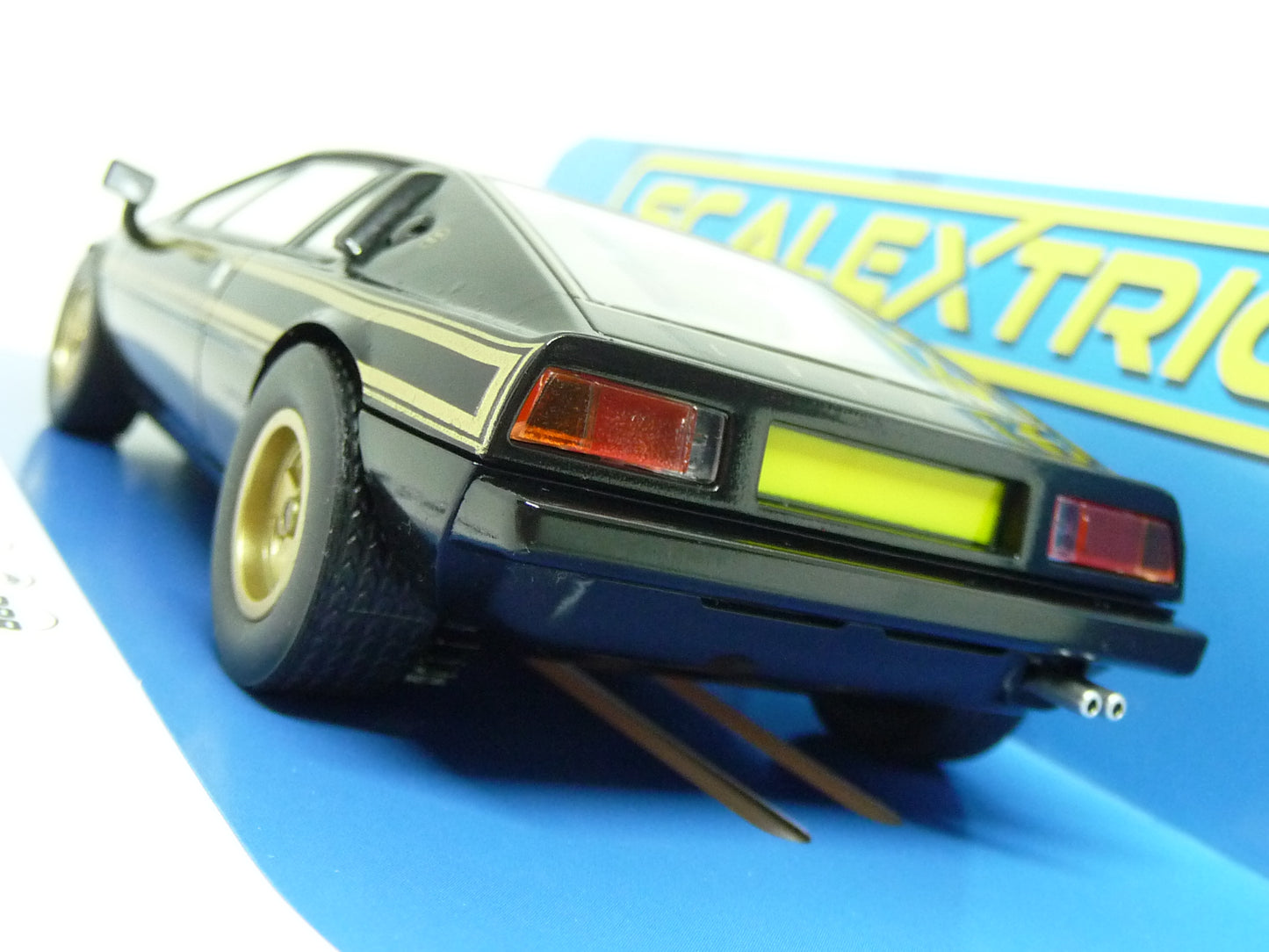 Scalextric C4253 Lotus Esprite S2 World Championship Commemorative slot car also suits Carrera