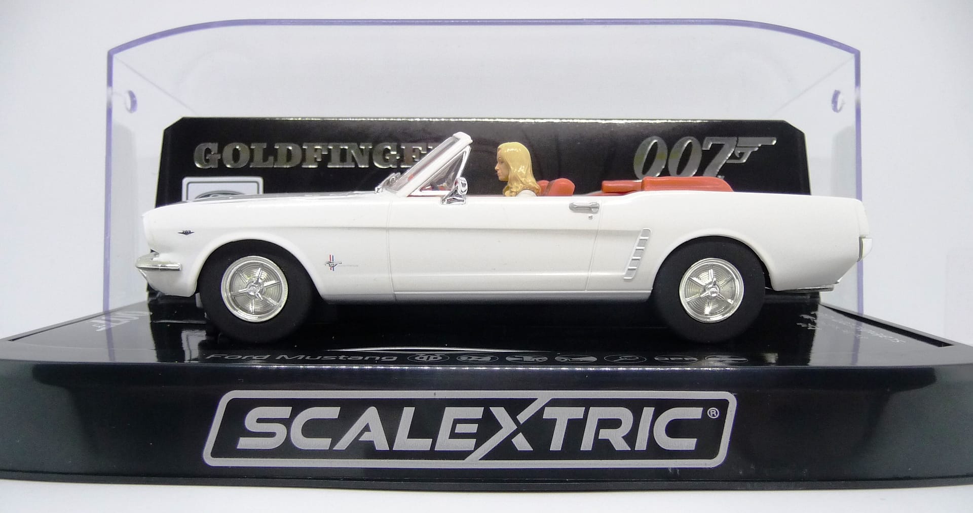 Scalextric - C4404 James Bond Ford Mustang - Goldfinger