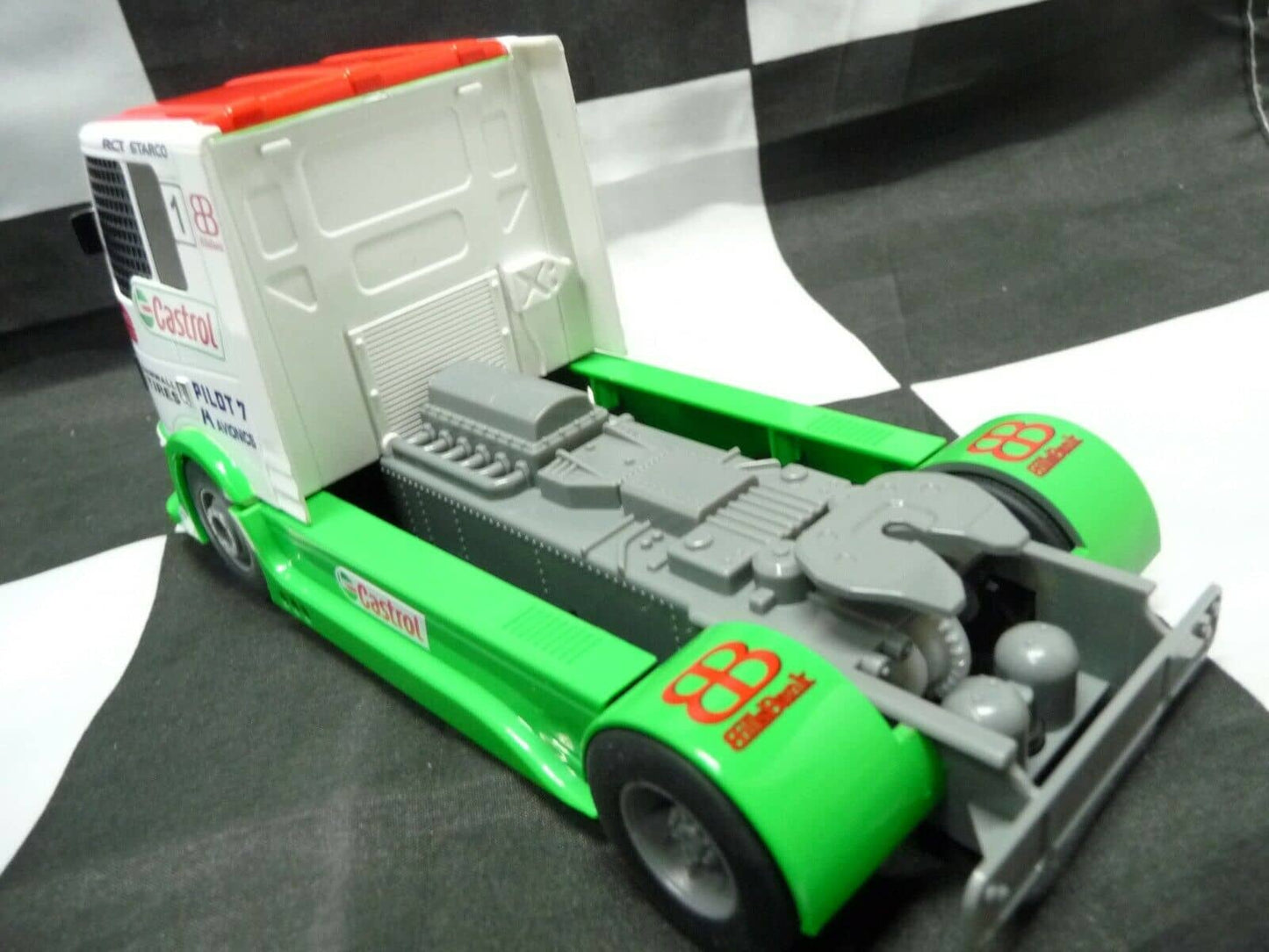 Scalextric C4156 1:32 Team Castrol Racing Truck slot car also suits Carrera