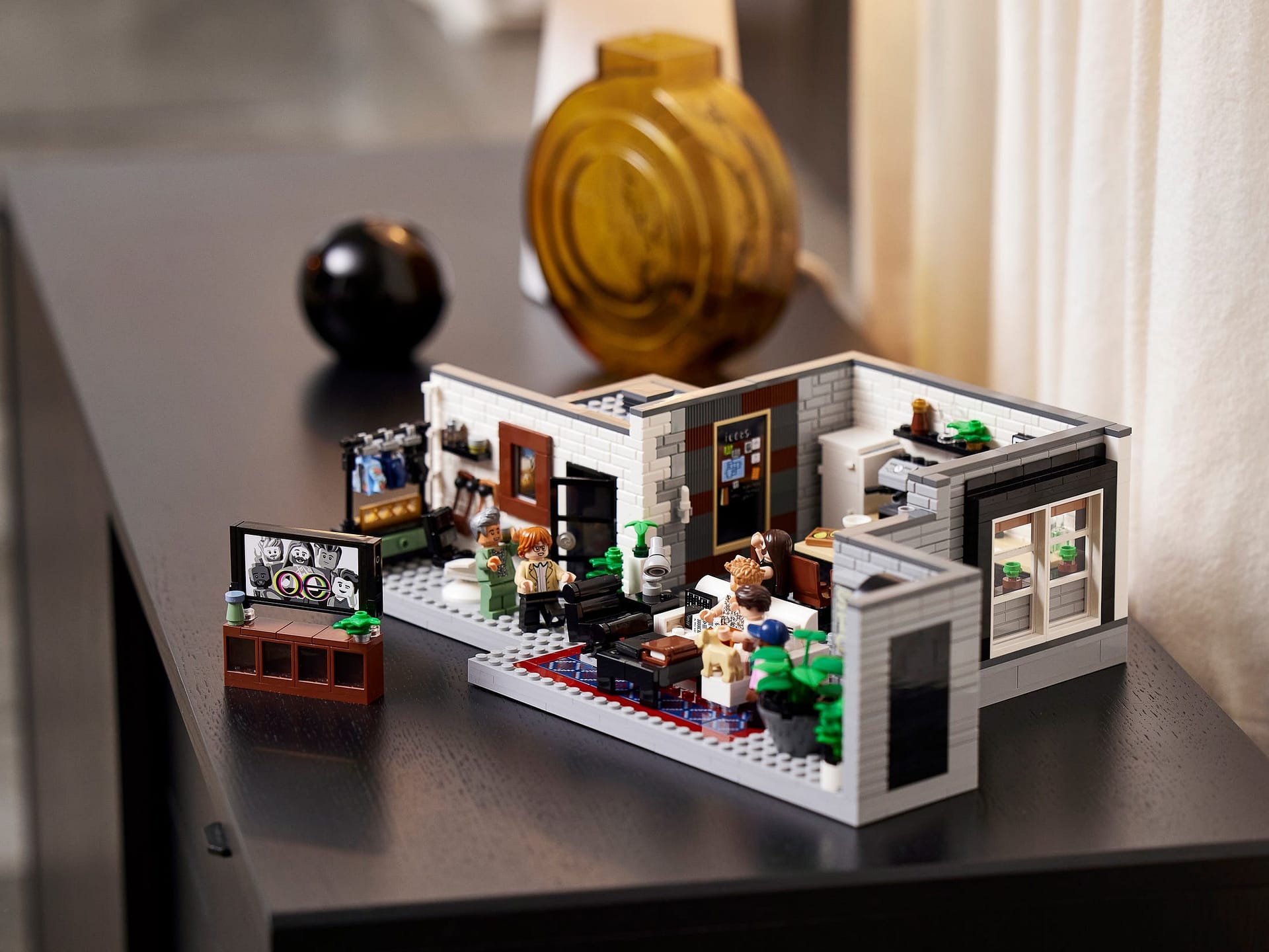 LEGO 10291 Queer Eye The Fab 5 Loft - ICONS