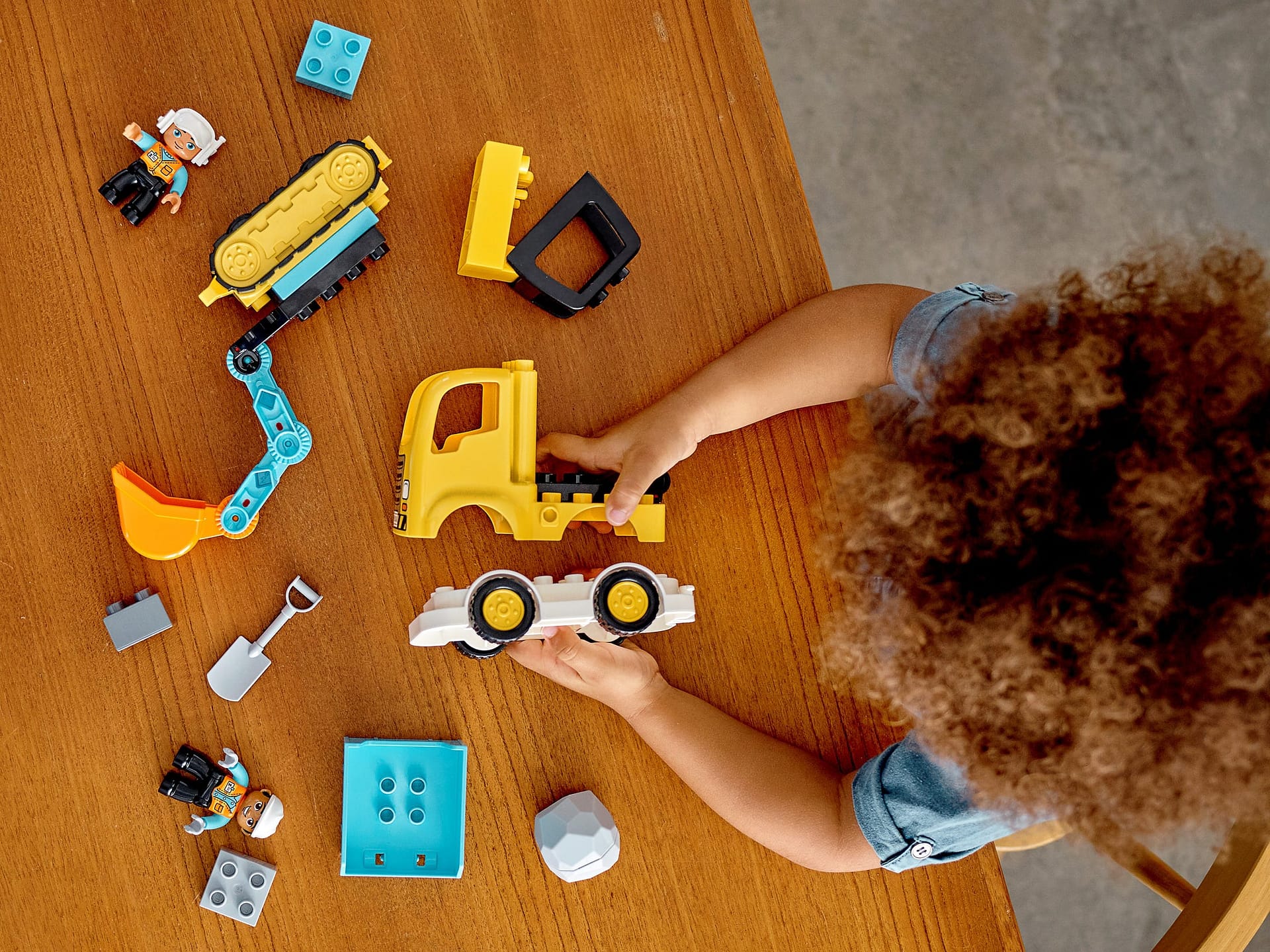 LEGO 10931 Truck & Tracked Excavator - DUPLO