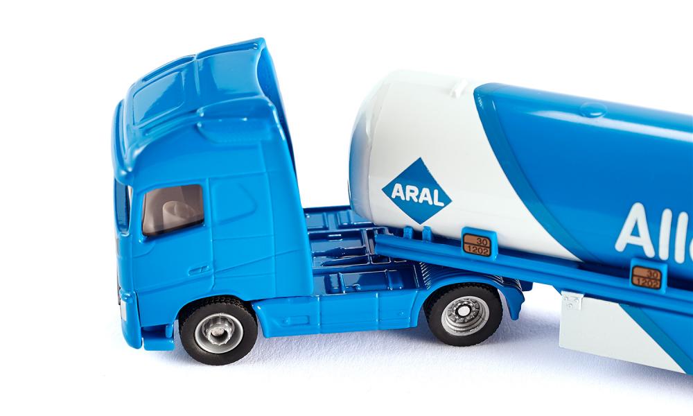 Siku - Articulated Tanker Truck With Tandem Trailer – 1:87 Scale Die-Cast Fuel Transport Model
