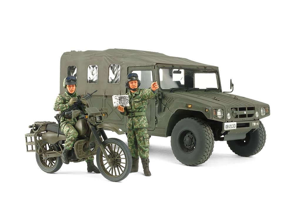 TAMIYA -   1:35   JGSDF Reconnaissance Motorcycle & High Mobility Vehicle Set Limited Edition Static 25188 PLASTIC MODEL KIT