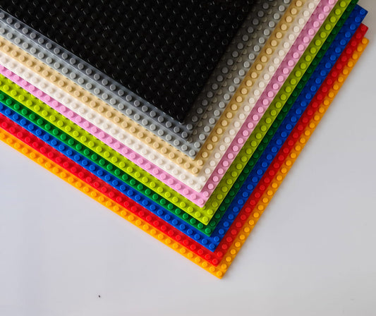 BASEPLATE 32x32 Studs White Generic Brand