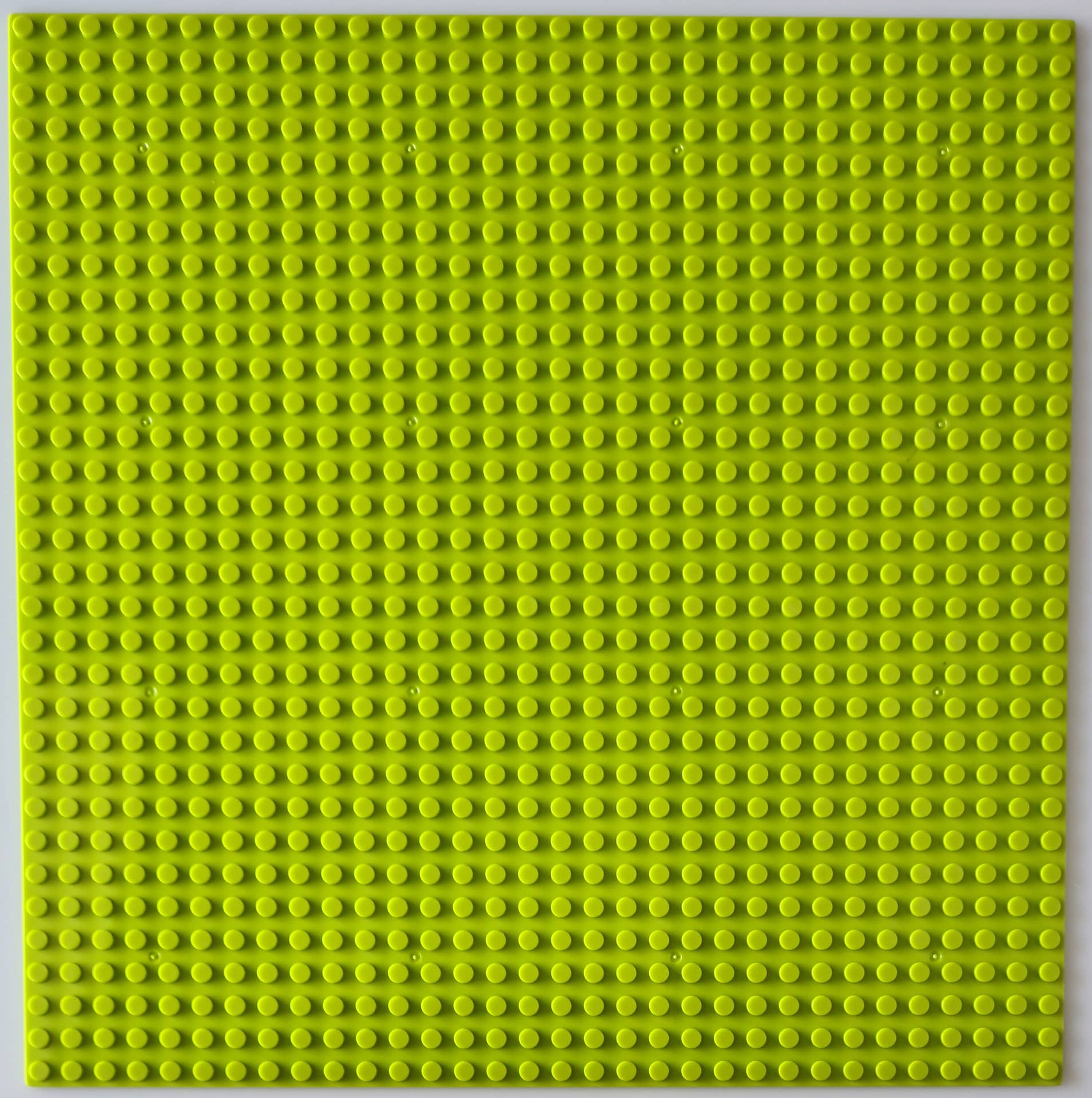 BASEPLATE 32x32 Studs L/green Generic Brand