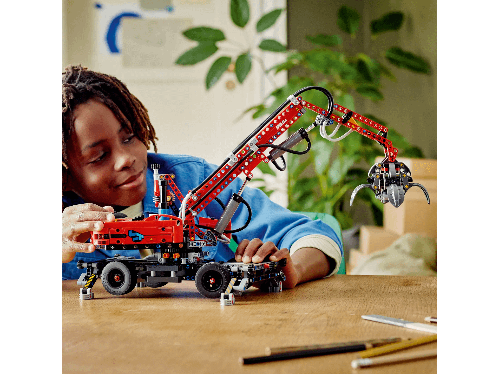 LEGO 42144 Material Handler - Technic