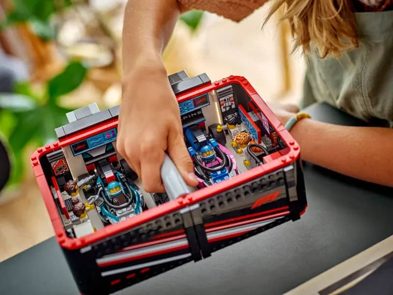 LEGO 60444 F1 Garage & Mercedes-AMG & Alpine Cars - City
