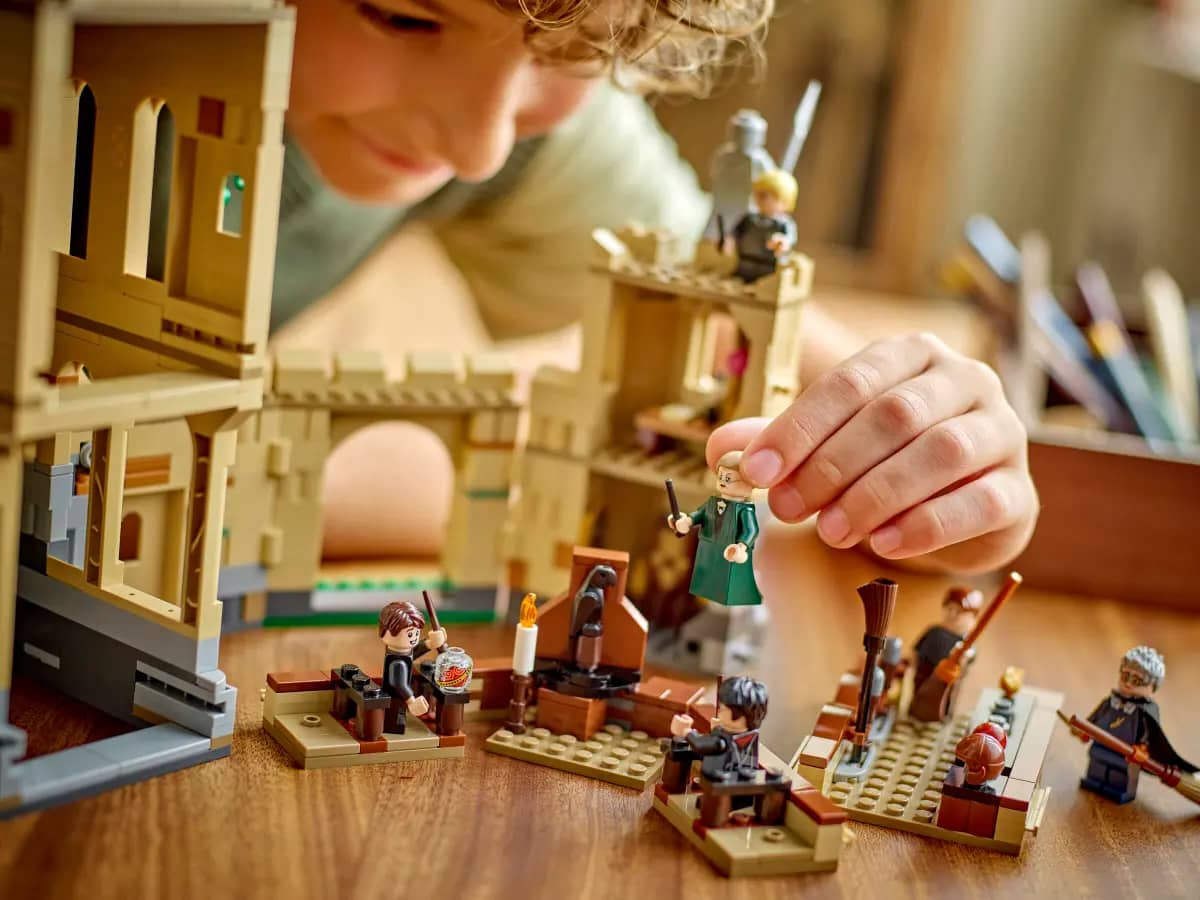LEGO 76447Hogwarts Castle: Flying Lessons - Harry Potter