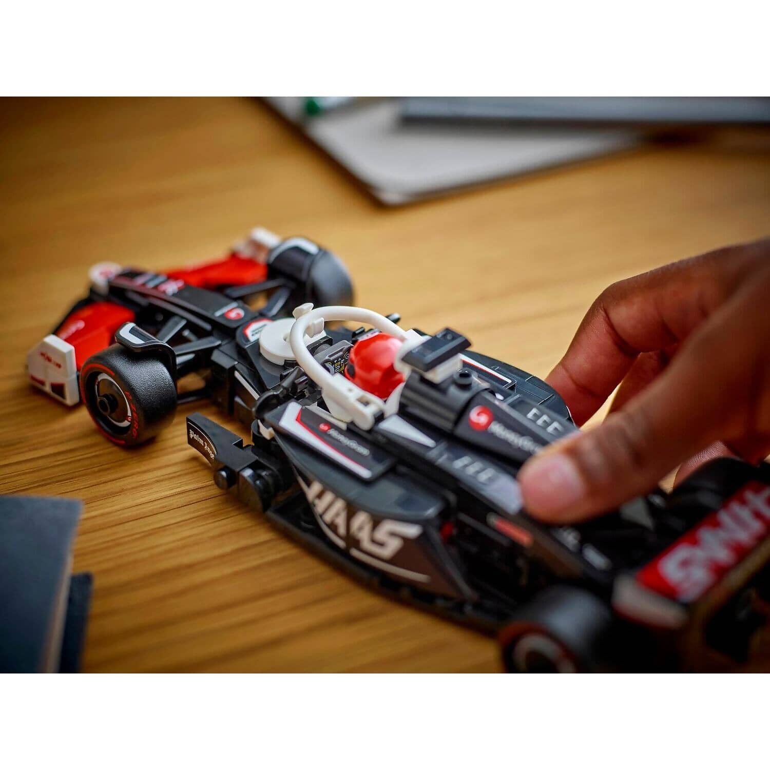 LEGO 77250 MoneyGram Haas F1 Team VF-24 Race Car - Speed Champions