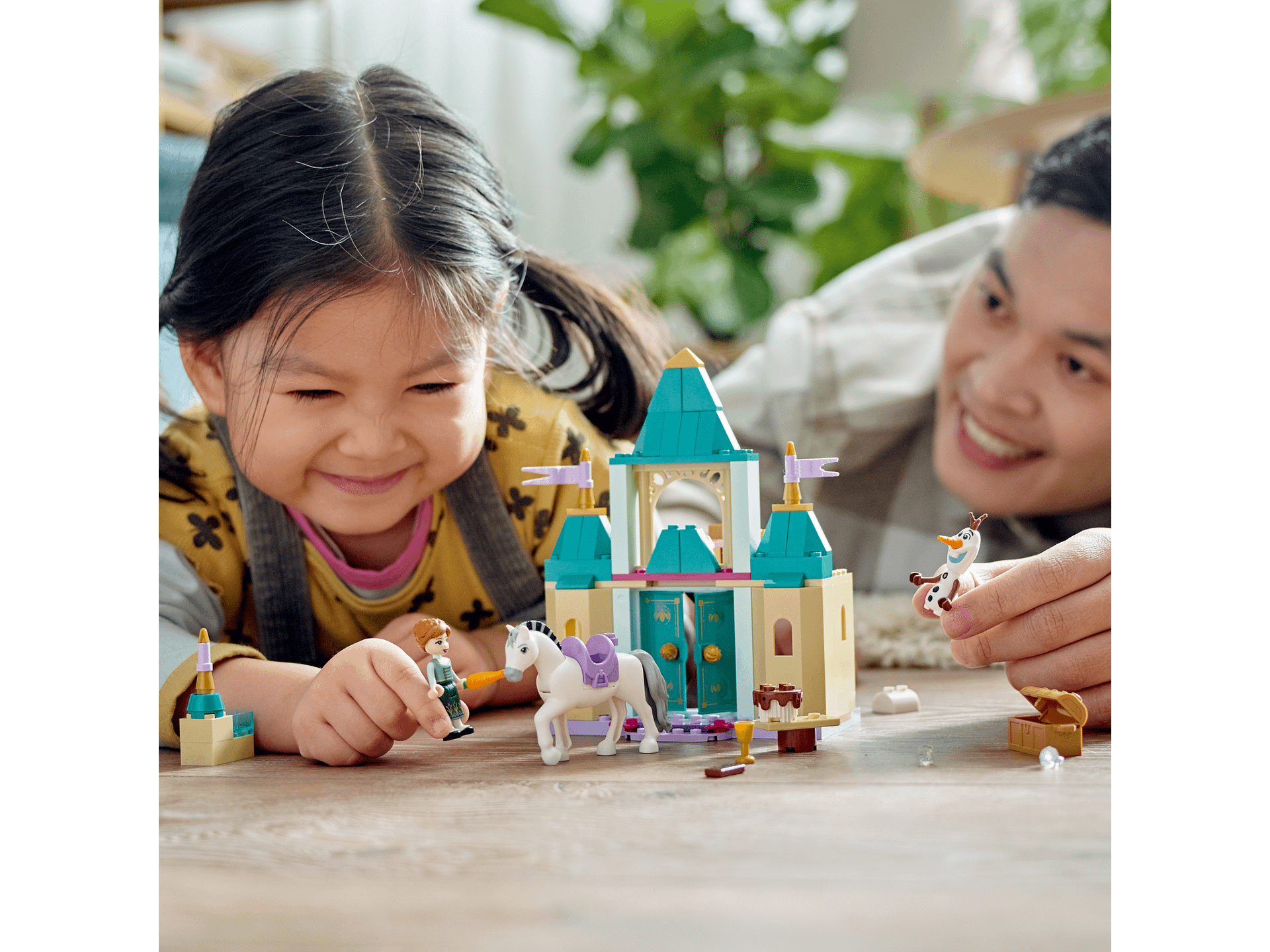 LEGO 43204 Anna and Olaf's Castle Fun - Disney Princess Frozen 4+