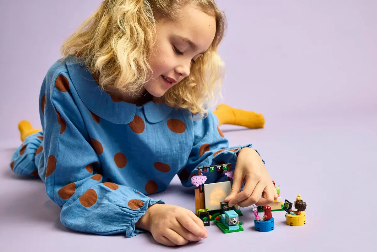 LEGO 42642 Friendship Movie Night - Friends